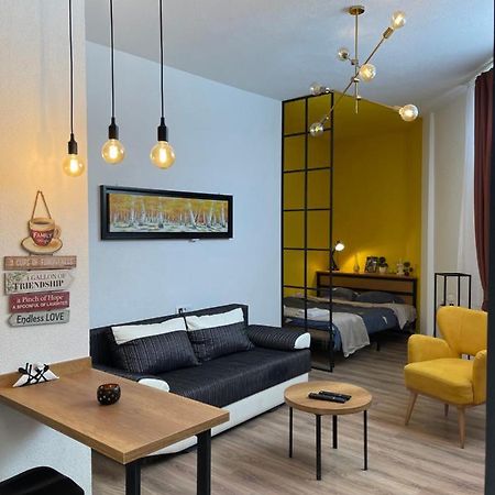 Ora-Prn, Studio Apartment In The City Centre Pristina Exterior photo